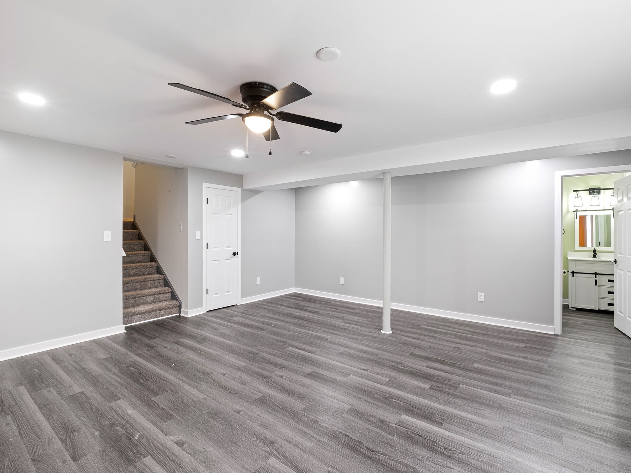 Gallery image slideShow12