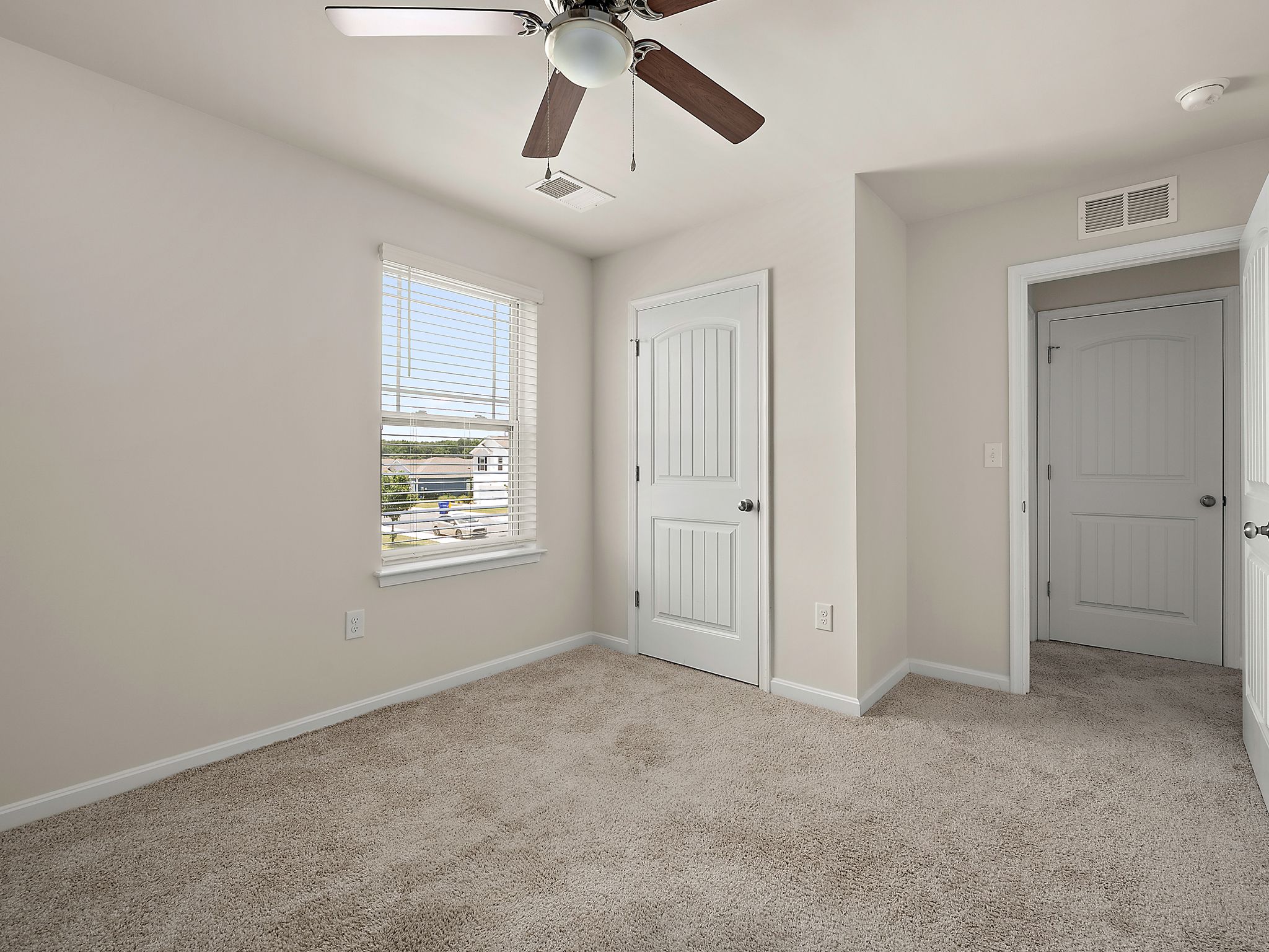 Gallery image slideShow12