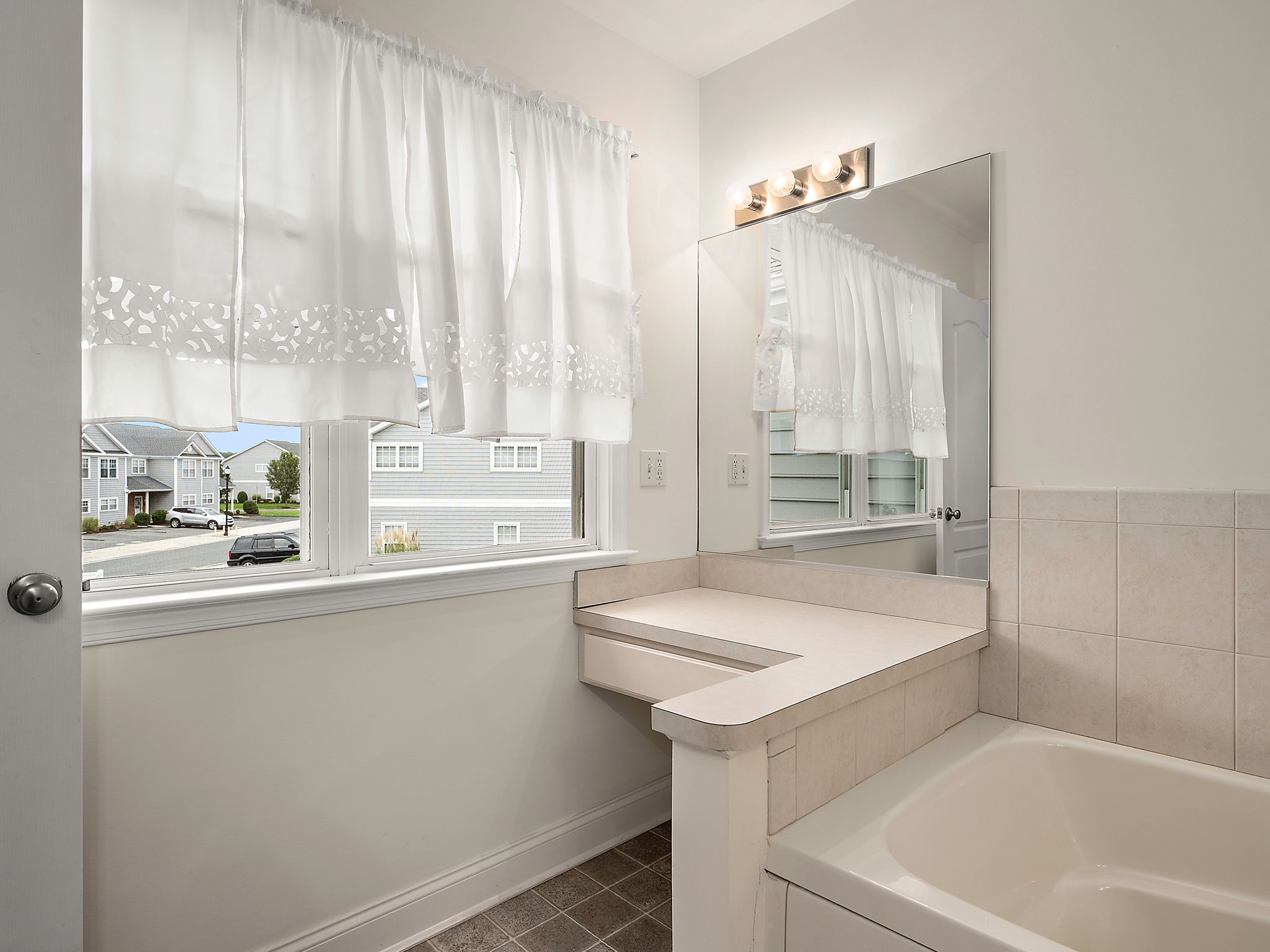 Gallery image slideShow15