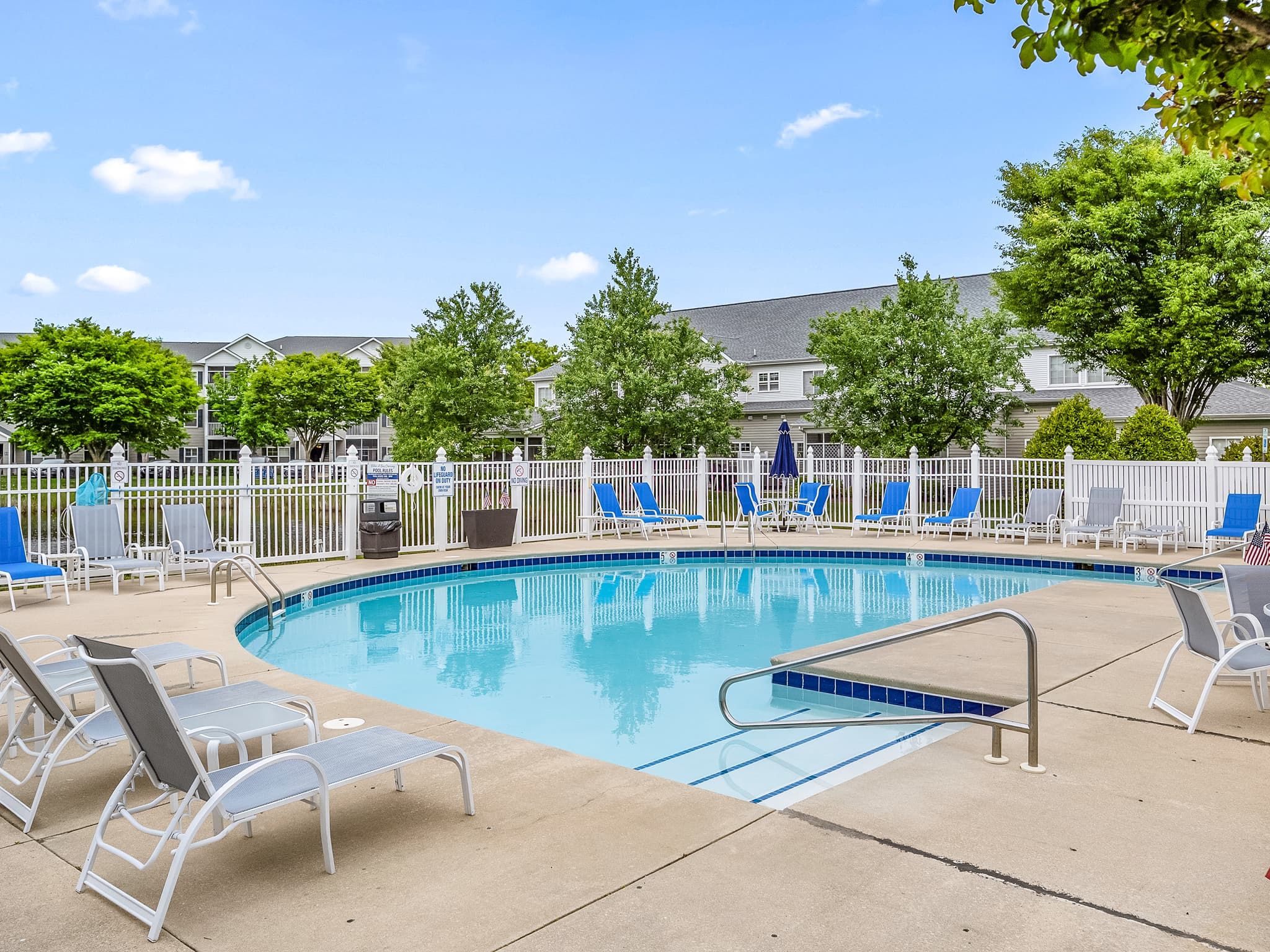 Gallery image slideShow15