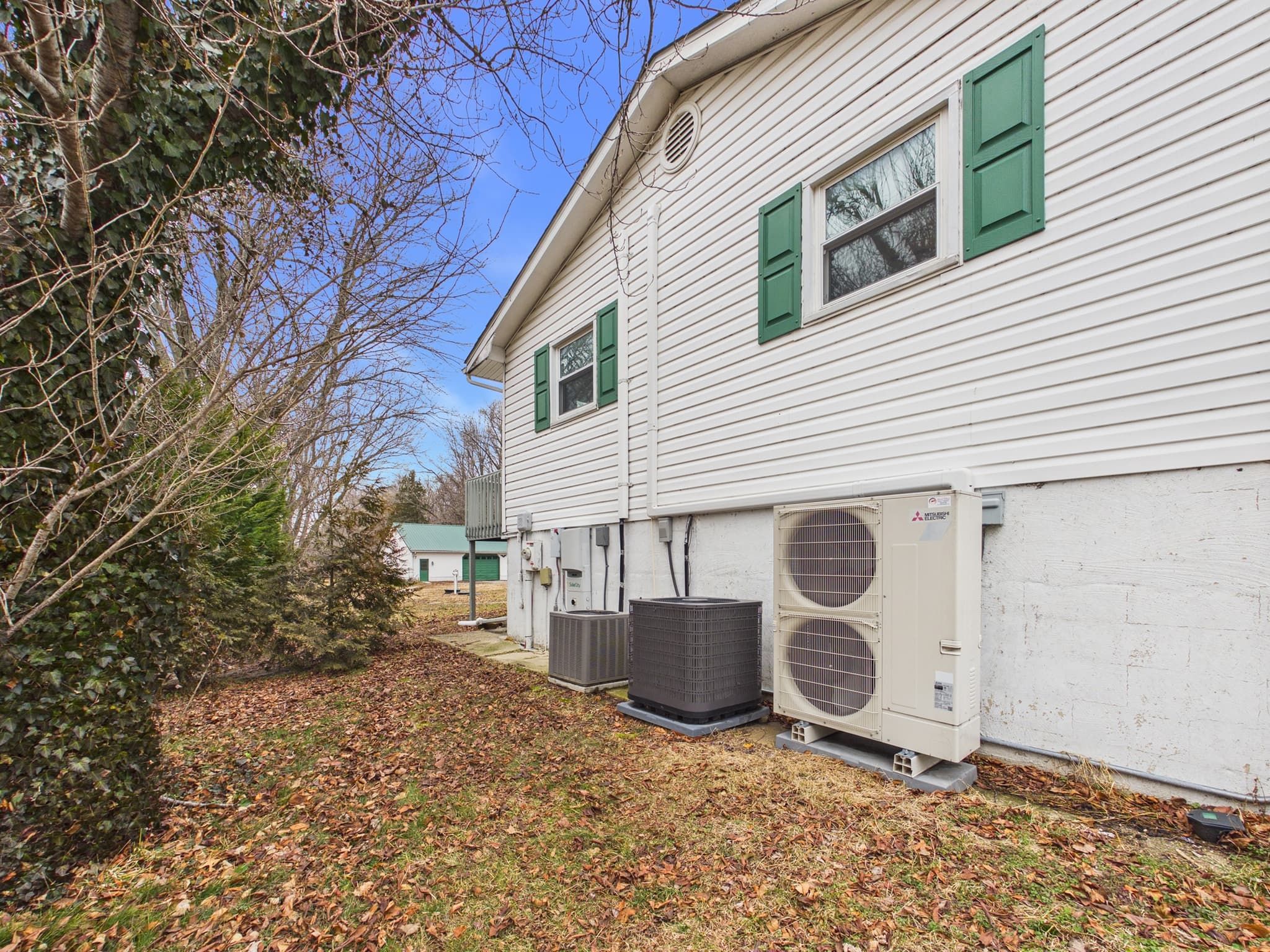 Gallery image slideShow23