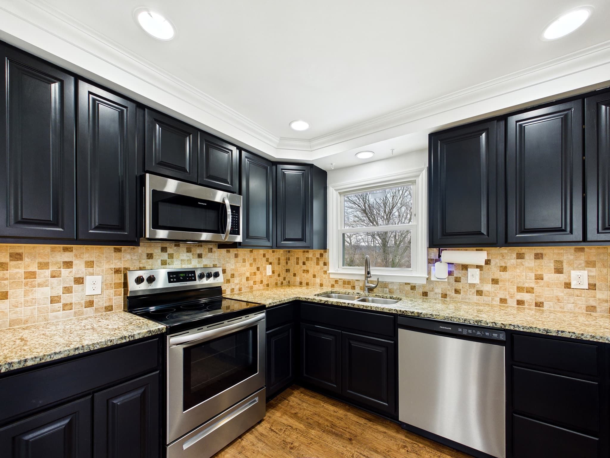 Gallery image slideShow5