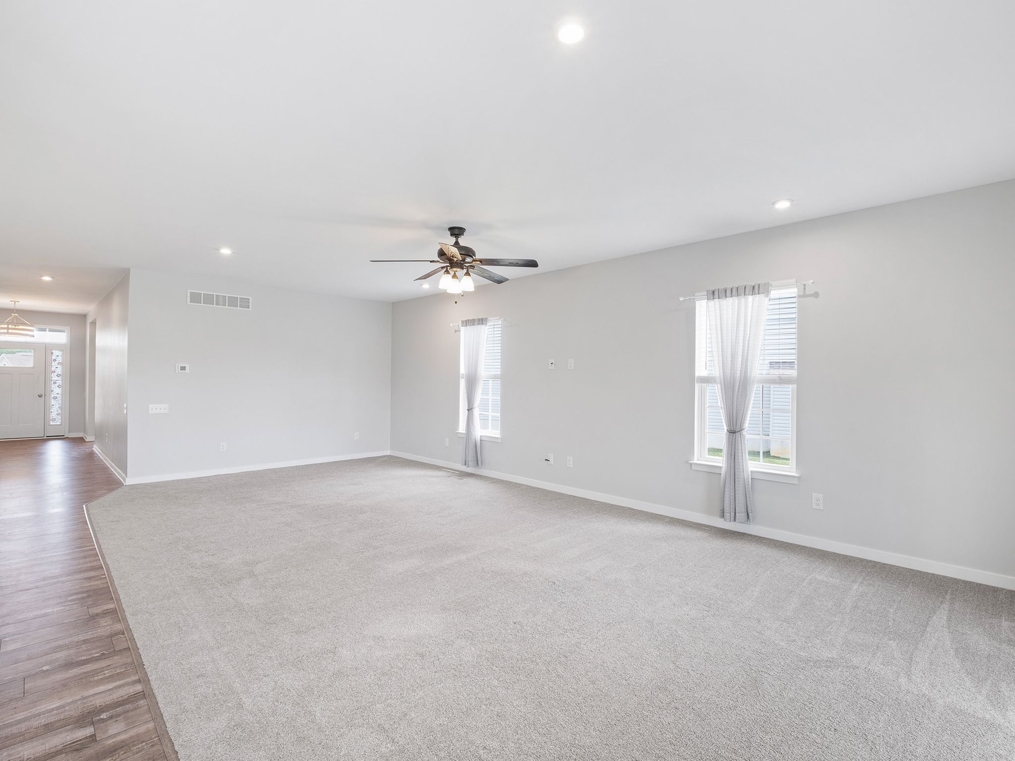 Gallery image slideShow7